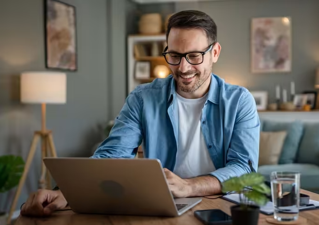 Freelancing শেখার সম্পূর্ণ গাইড – নতুনদের জন্য অনলাইন আয়ের সহজ উপায়